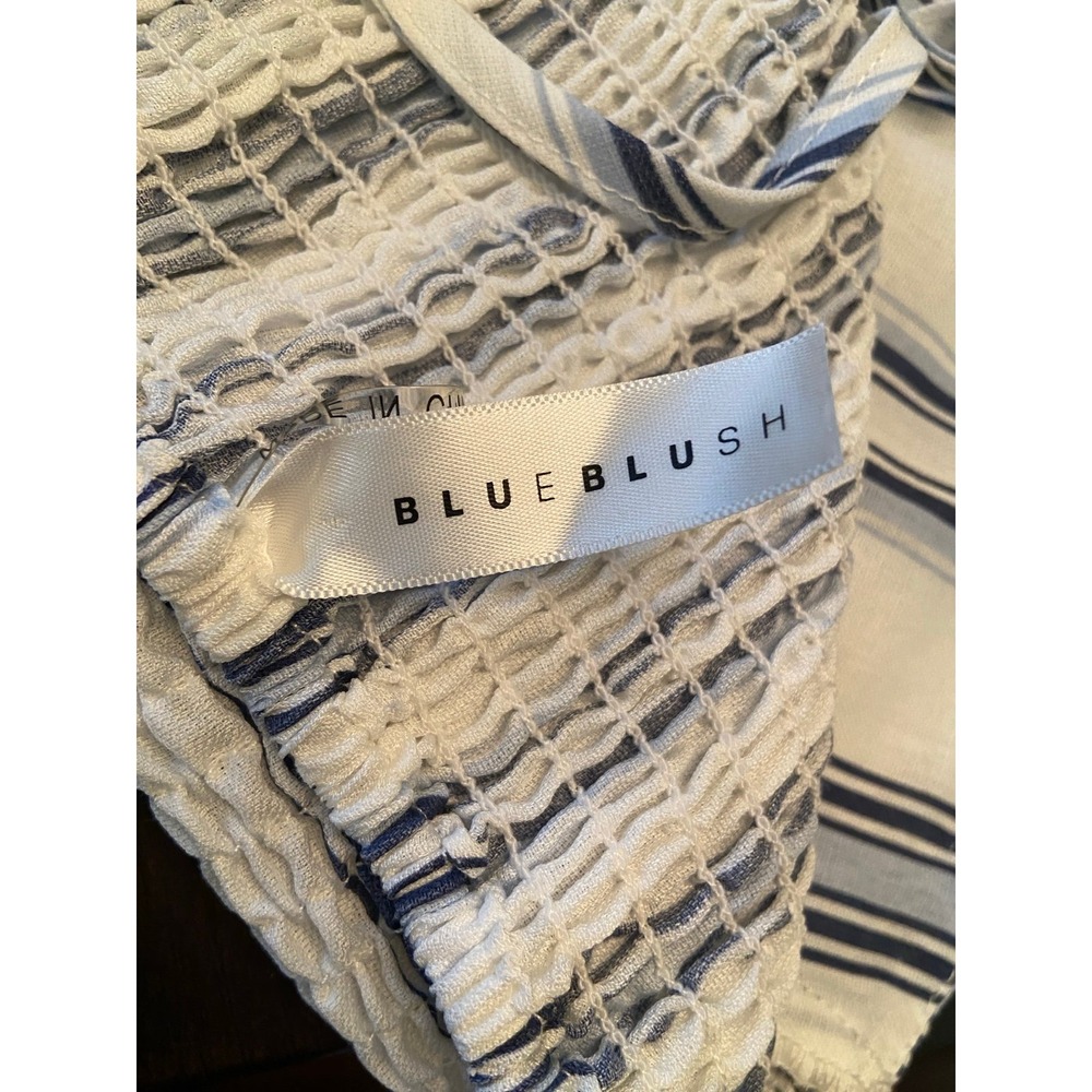 Blue Blush Top‎ - Picture 3 of 5